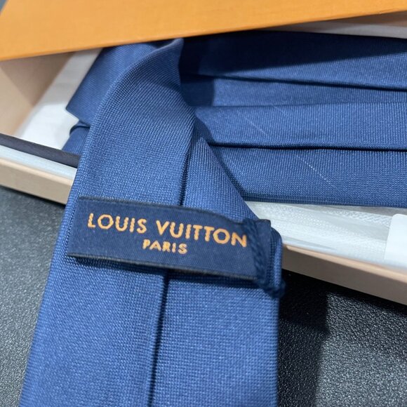 Louis Vuitton Silk Tie Blue (C133157) - Picture 3 of 4